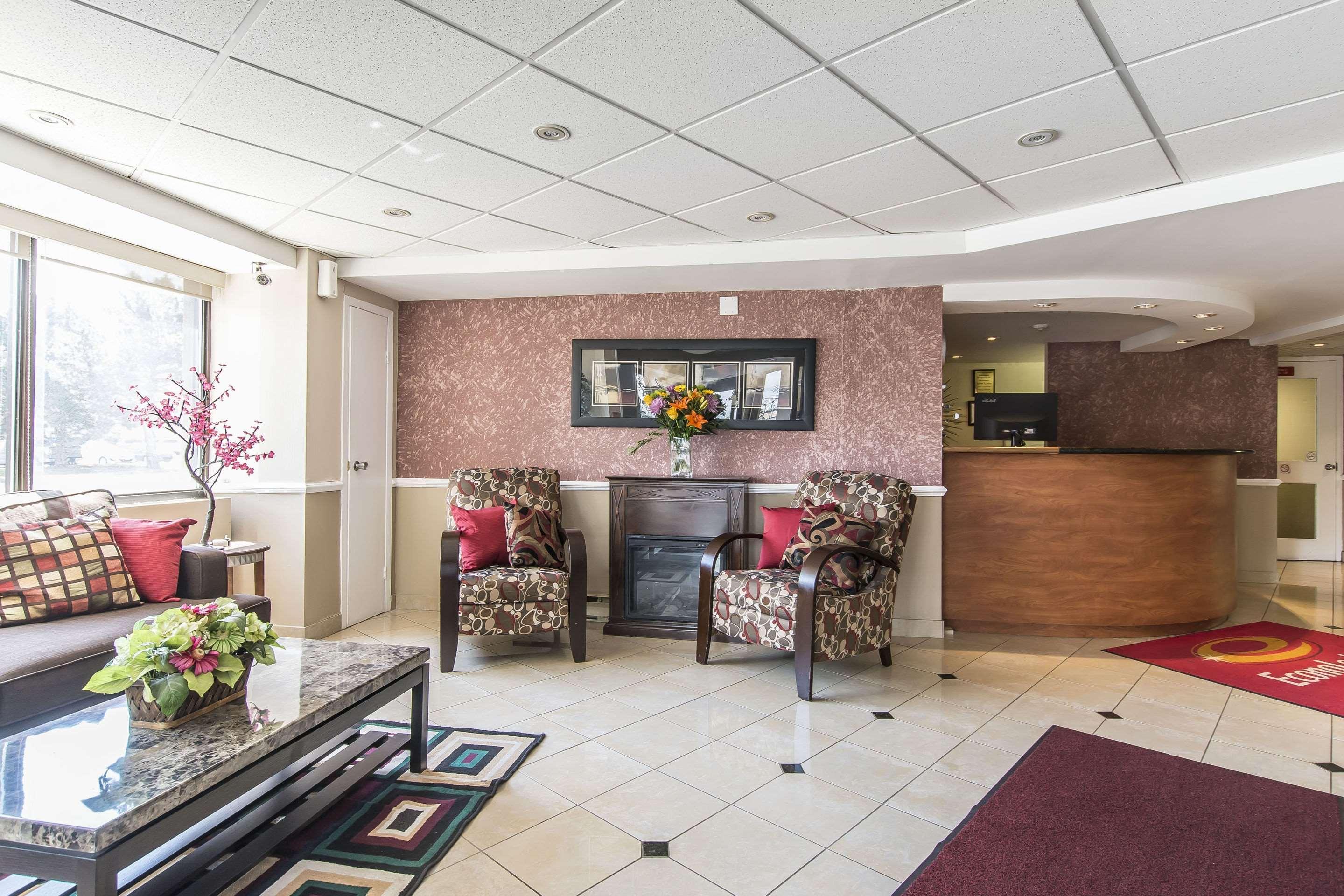 Econo Lodge Orillia Exterior photo