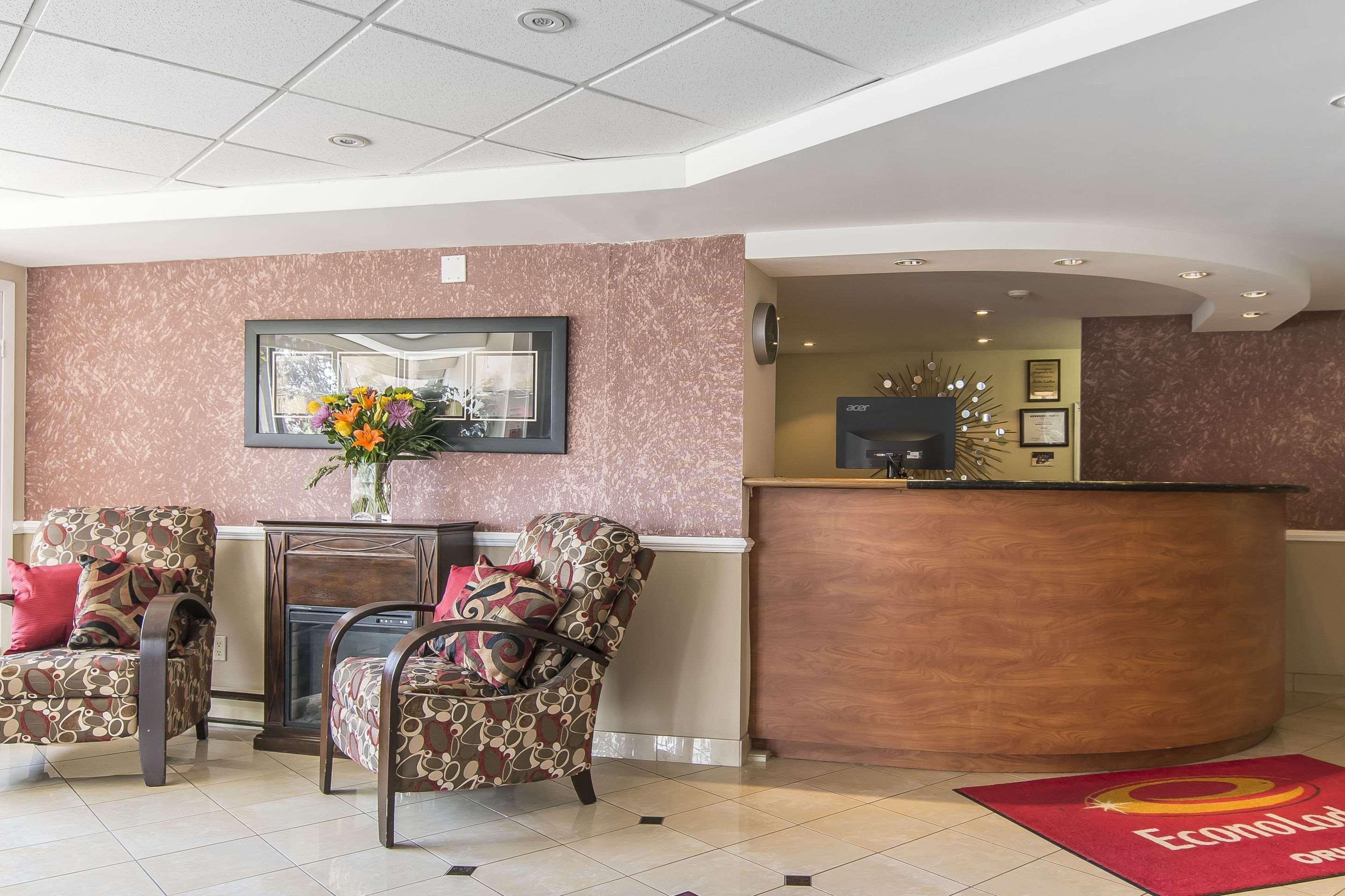 Econo Lodge Orillia Exterior photo